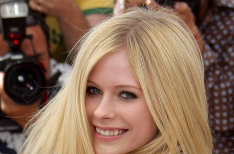 Avril Lavigne to marry Nickelback frontman