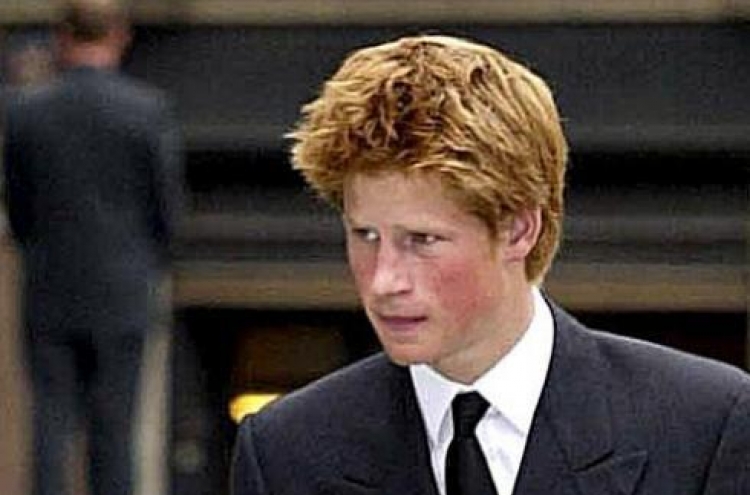 Nude Prince Harry photos embarrass U.K. royals