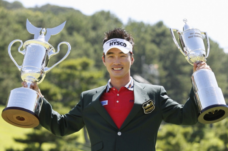 Koreans shine in Japan pro golf tours