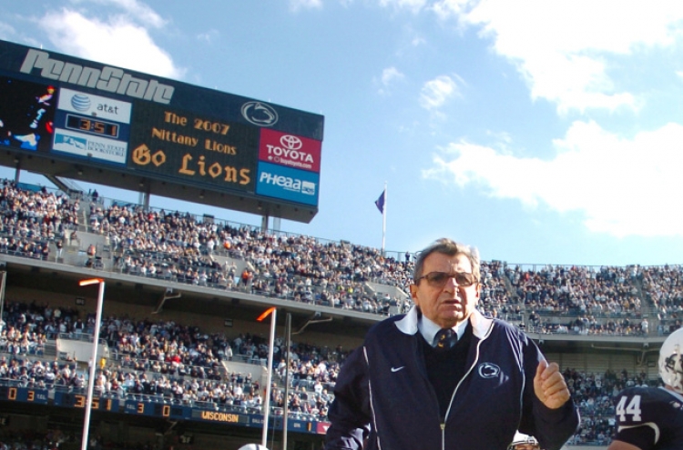 Posnanski’s ‘Paterno’ complicates Penn State story