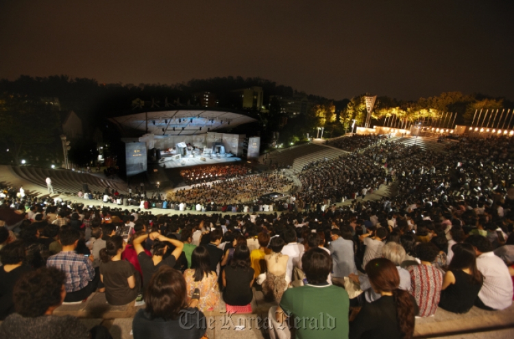 Outdoor opera ‘La Boheme’ a half success