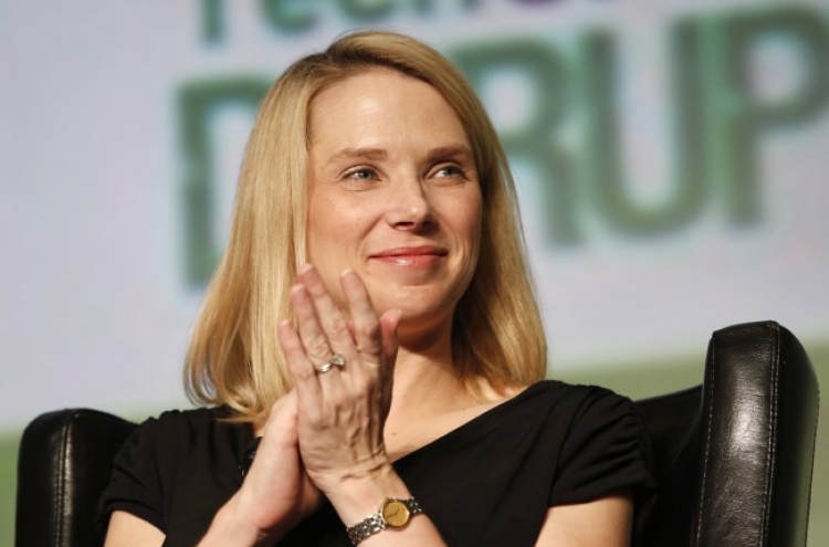 Yahoo! CEO Mayer delivers first baby