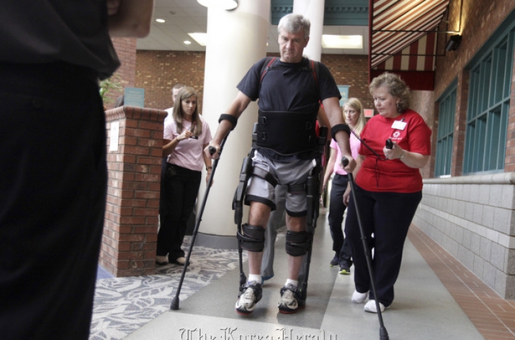 Wearable robot can help patients walk again