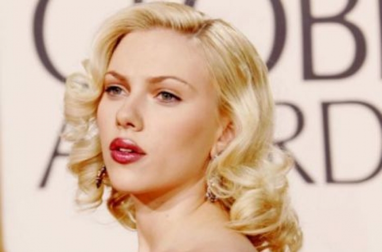 Scarlett Johansson, Nate Naylor break up