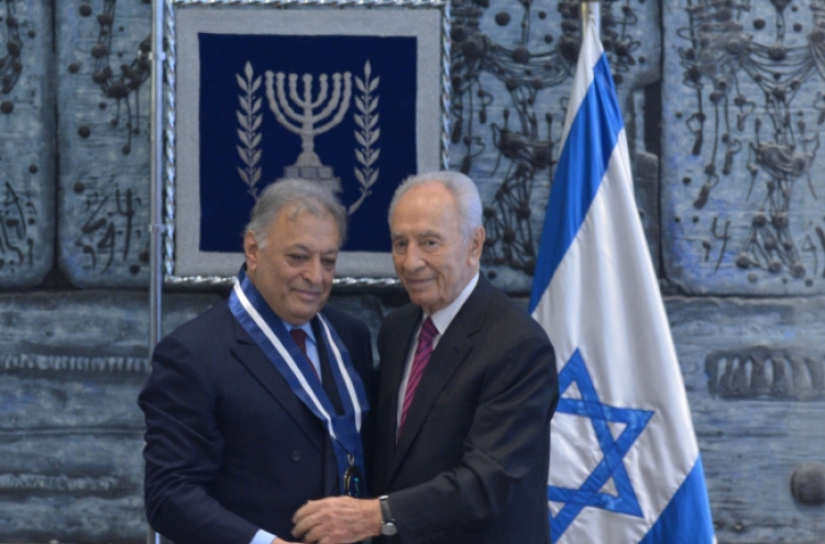 Maestro Zubin Mehta handed Israeli medal of distinction