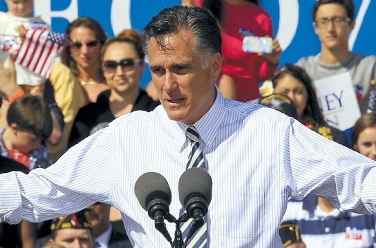 Obama, Romney seek support from women