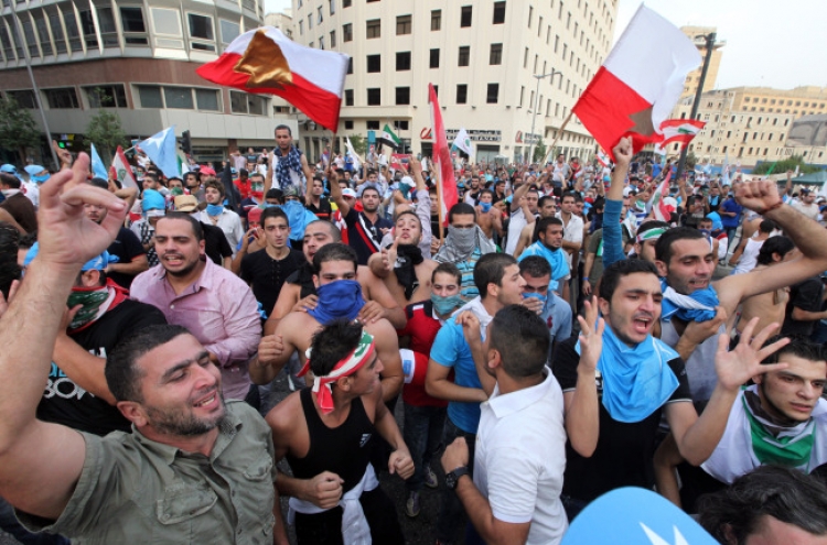 Lebanese protesters clash with police