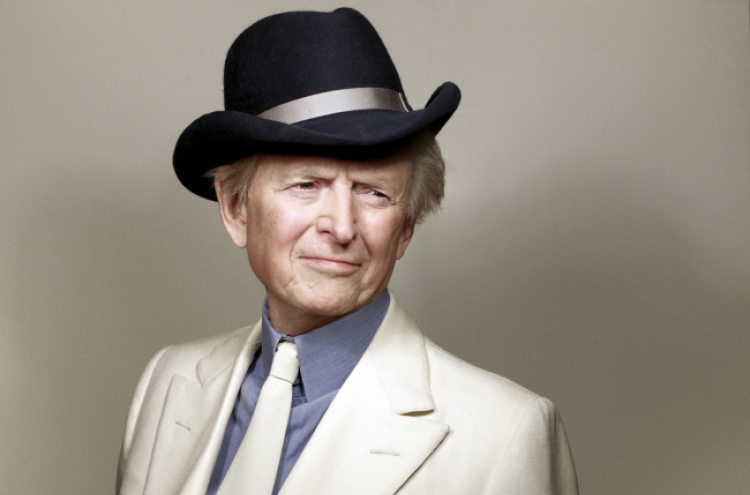 Back from Miami: Tom Wolfe talks up his new novel