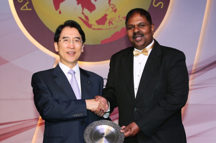 Kyobo Life chief wins Asia insurance award