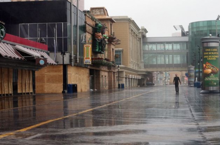 Superstorm Sandy heads toward eastern U.S.