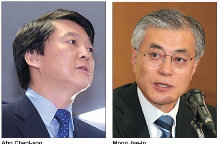 Moon goes on offense in spat with Ahn