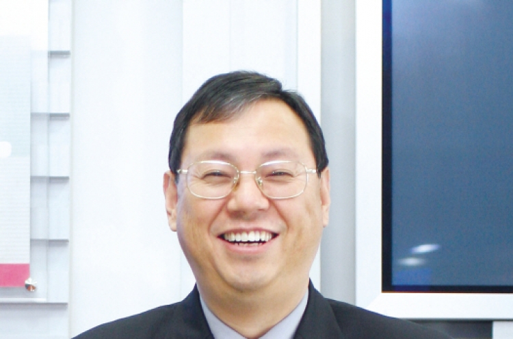 [Newsmaker] LG CEO breaks barriers in school background