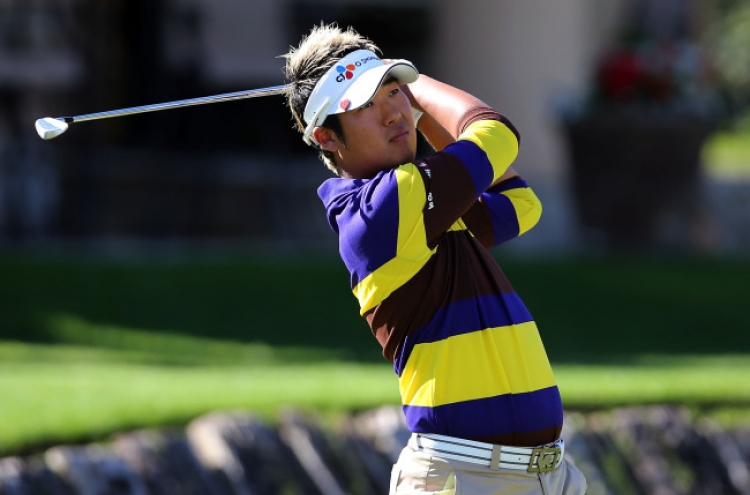 Lee Dong-hwan tops Q-School