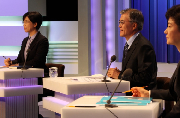 Lee’s sharp tongue targets mainly Park in TV debate
