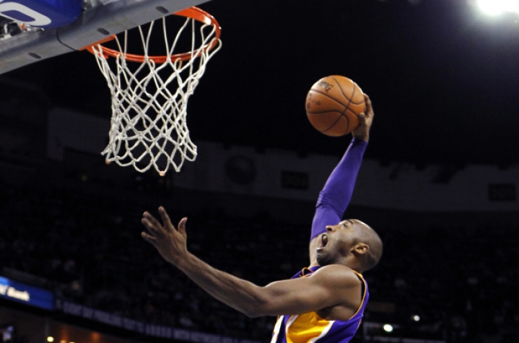 Kobe reaches 30,000 points in Lakers’ win