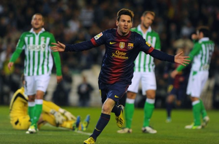 Messi breaks goal record