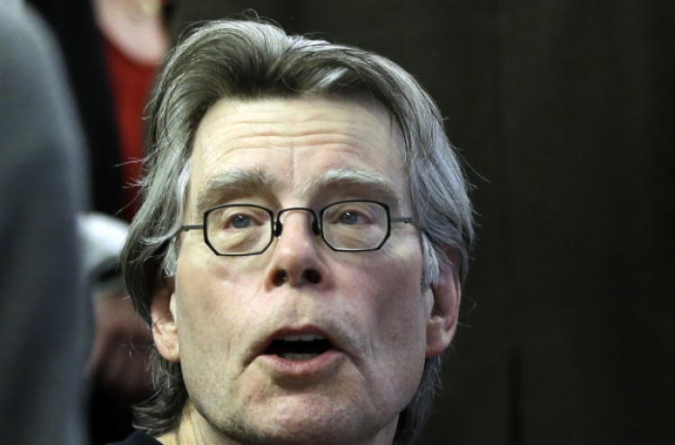 Stephen King offers writing tips to students