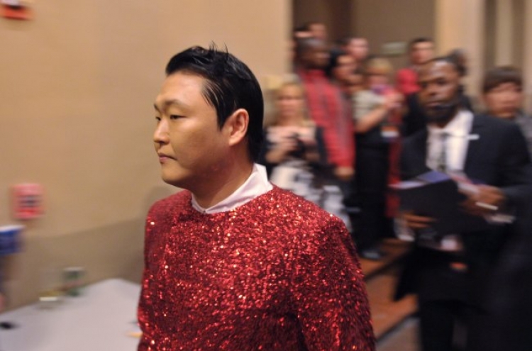Psy performs in front of U.S. first family
