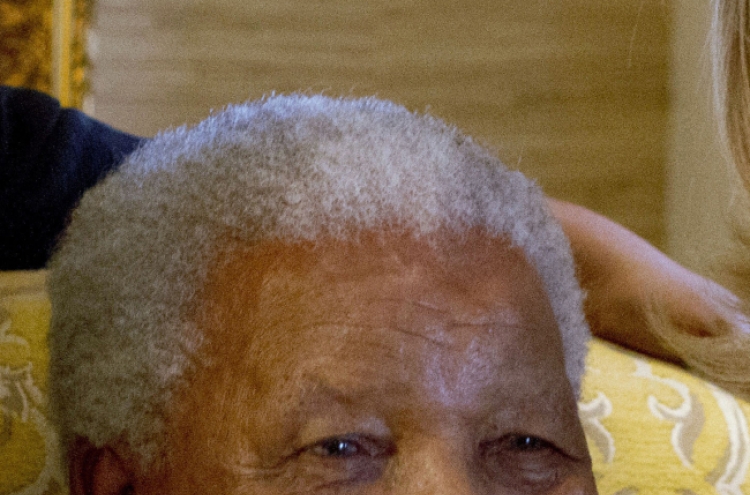 Mandela undergoes successful gallstone surgery