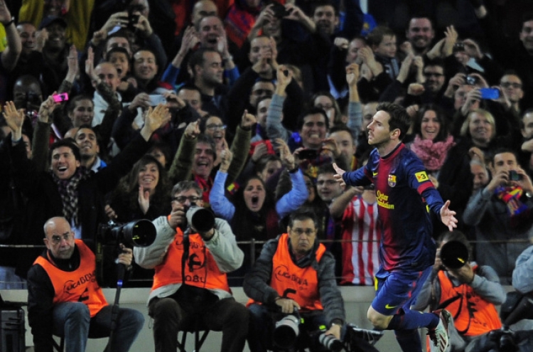 Messi conquers all in poll