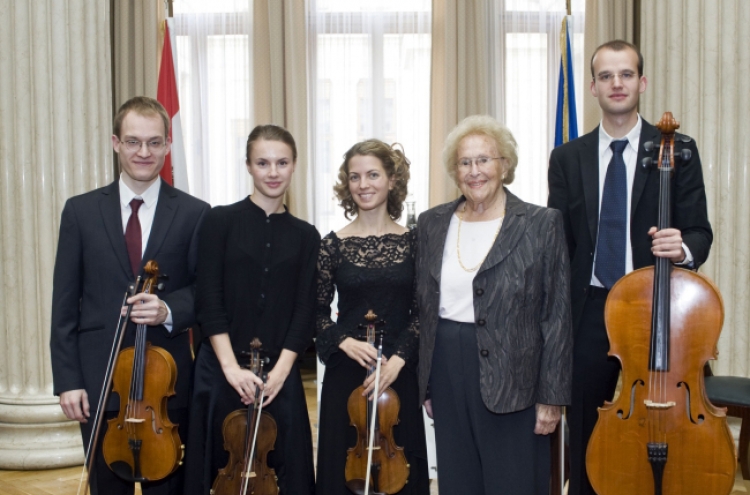 Renowned opera singer in Vienna going strong at 95