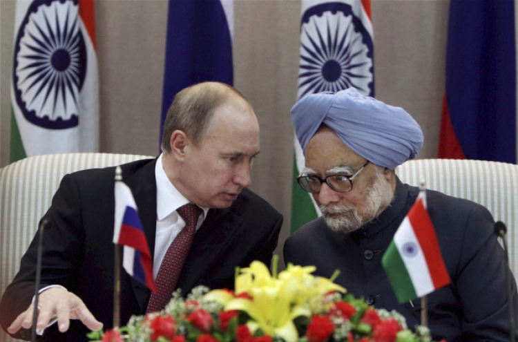 Russia, India sign weapons deals