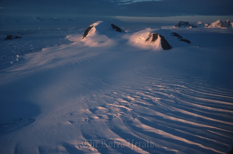 Antarctic ice sheet warming faster than thought: study