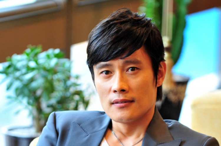 Lee Byung-hun chosen as ‘actor of 2012’ in poll