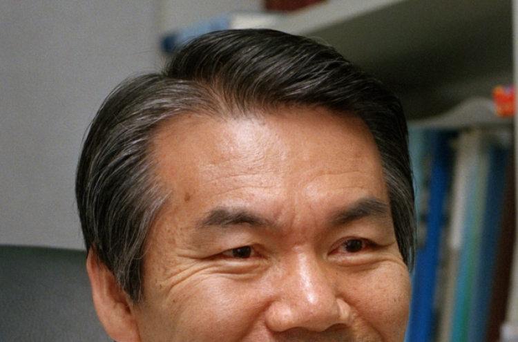 ‘Smile therapy’ professor Hwang Soo-kwan dies