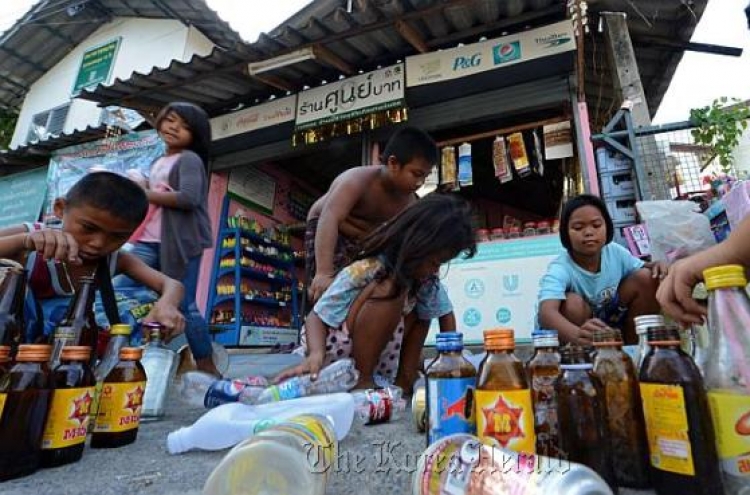 Thai ‘scavengers club’ turns trash to treasure