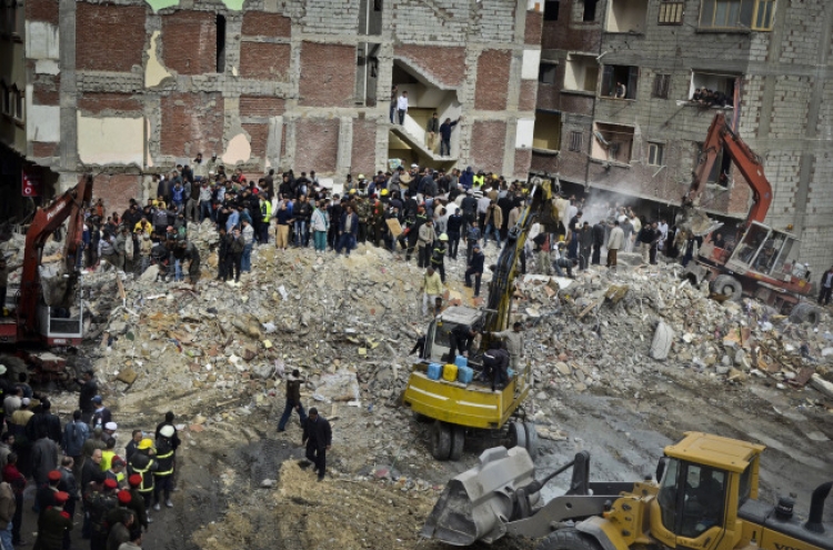 Collapse of apartment building in Egypt kills at least 25