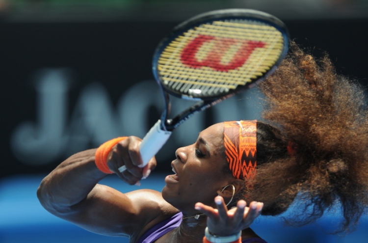 Serena, Azarenka rumble on