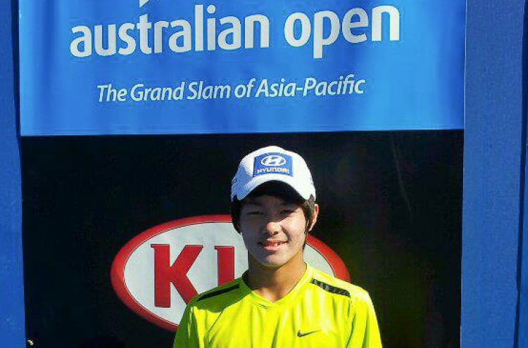 Deaf Korean succeeds on tennis court