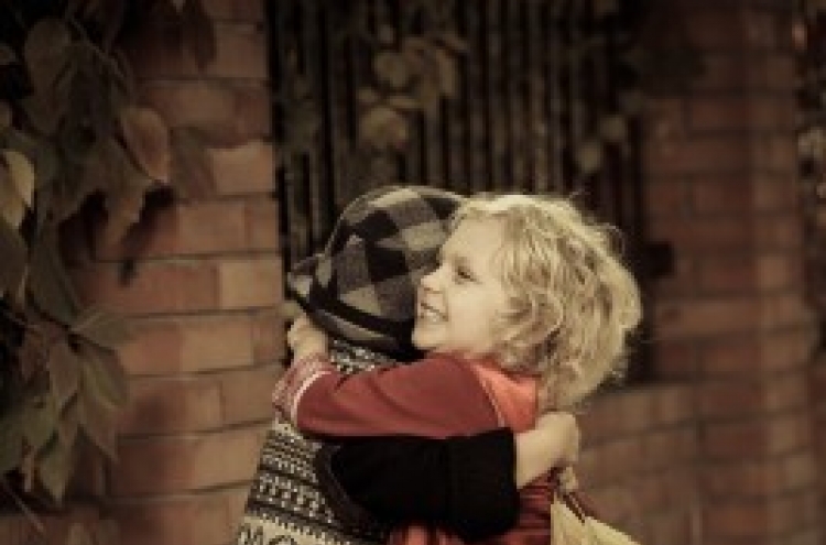 Hugging brings health benefits: study