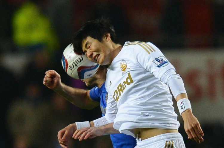 Swansea silences Chelsea to reach League Cup final