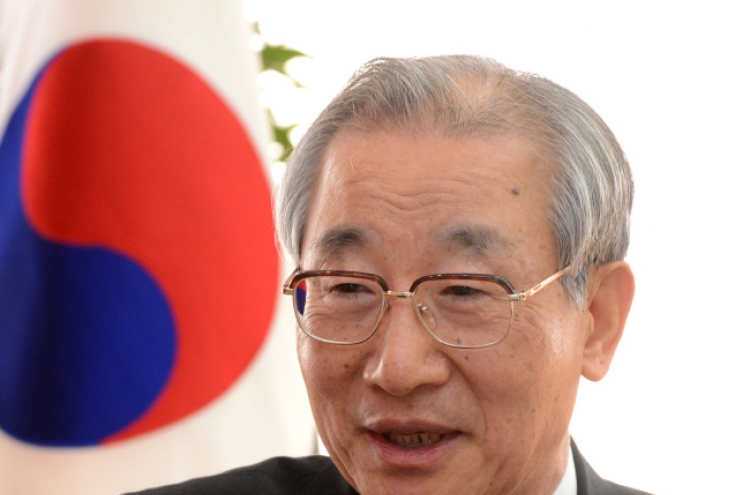 Ex-Constitutional Court president ...to teach at Chonbuk National Univ.