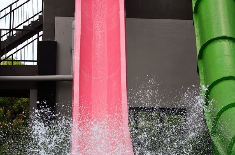 Kiwis building ‘world’s biggest waterslide’