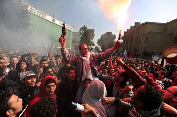 Egyptians riot after soccer fans sentenced to die