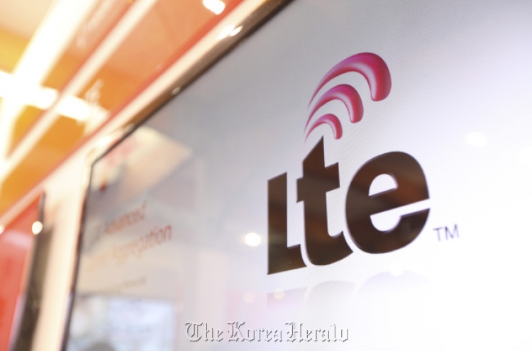 Major telecoms offer unlimited data plans for LTE smartphones