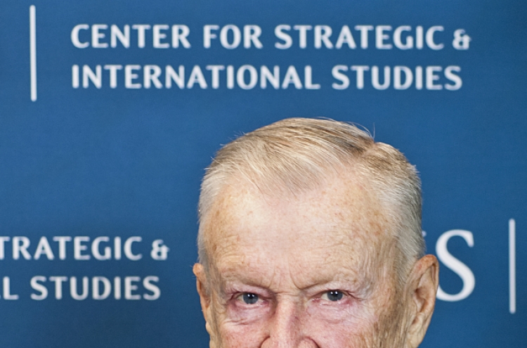 Brzezinski urges Park to tighten security ties with U.S., Japan