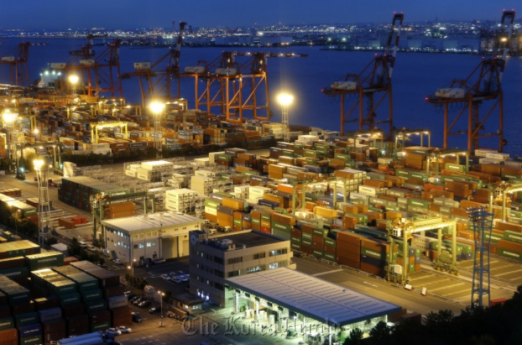 Japan trade deficit hits record in Jan.