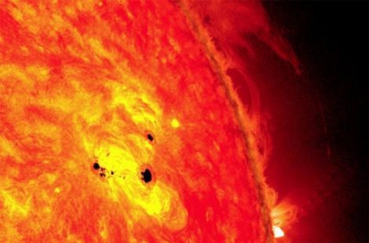 NASA instrument sees giant sunspot forming