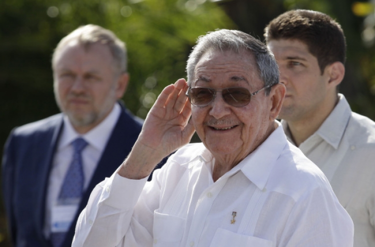 Cuba’s Castro raises possibility of retiring