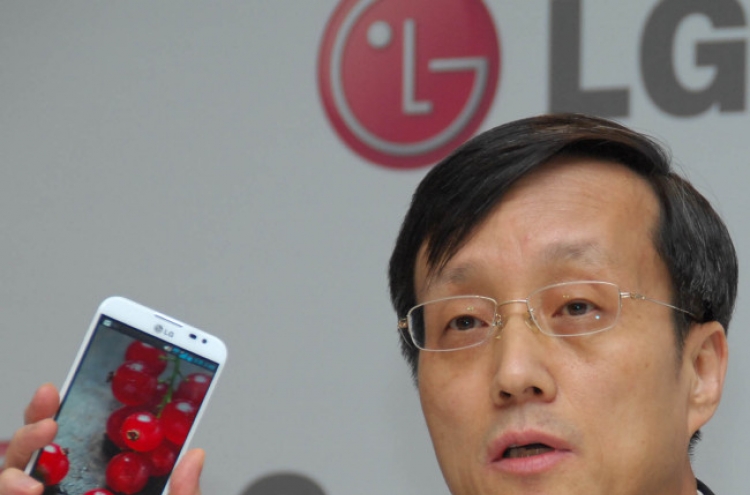 LG targets 50% smartphone sales boost