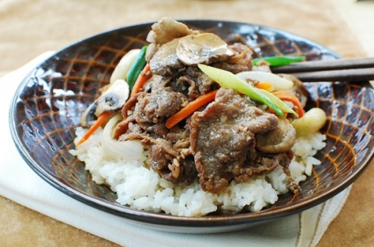 Bulgogi deopbap (bulgogi rice bowl)