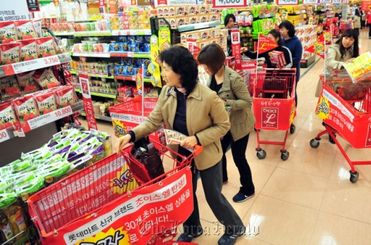 Seoul City declares war on big stores with sales ban plan