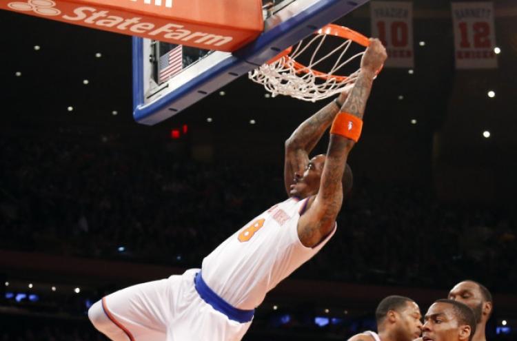 Knicks rout Jazz