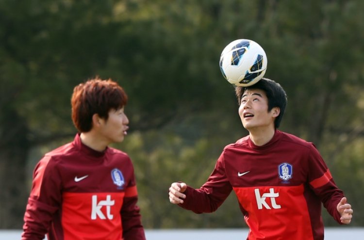 Korea replaces 3 injured players