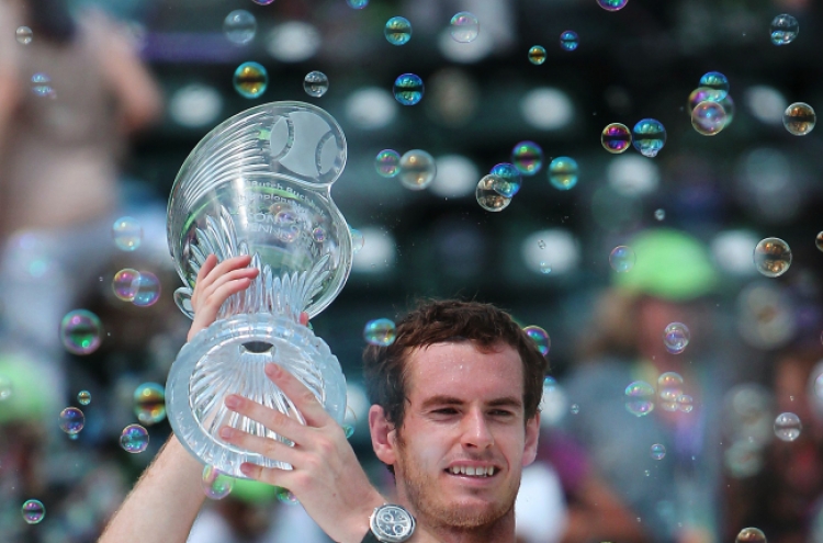 Murray rallies past Ferrer for Sony Open title