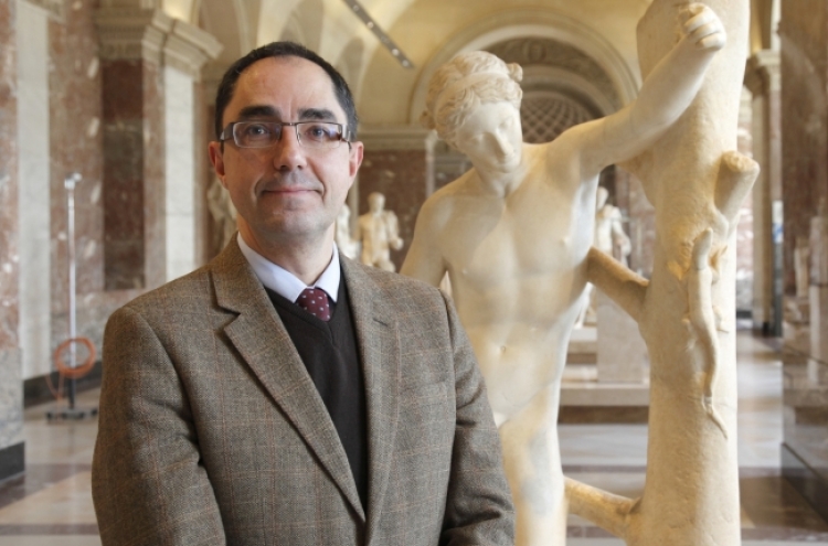 Louvre names antiquities expert as its new director